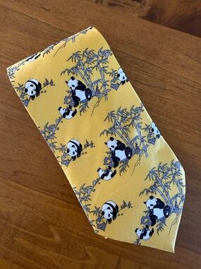 Giorgio Armani Cravatte 100% Silk Panda Novelty Tie Black  Italy Made Yellow